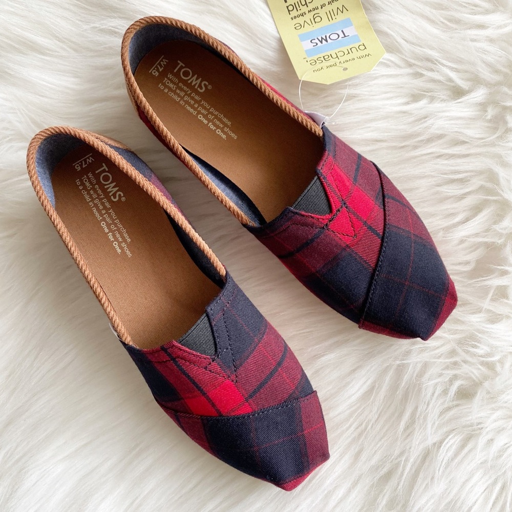 sale | toms | classic in red and black plaid